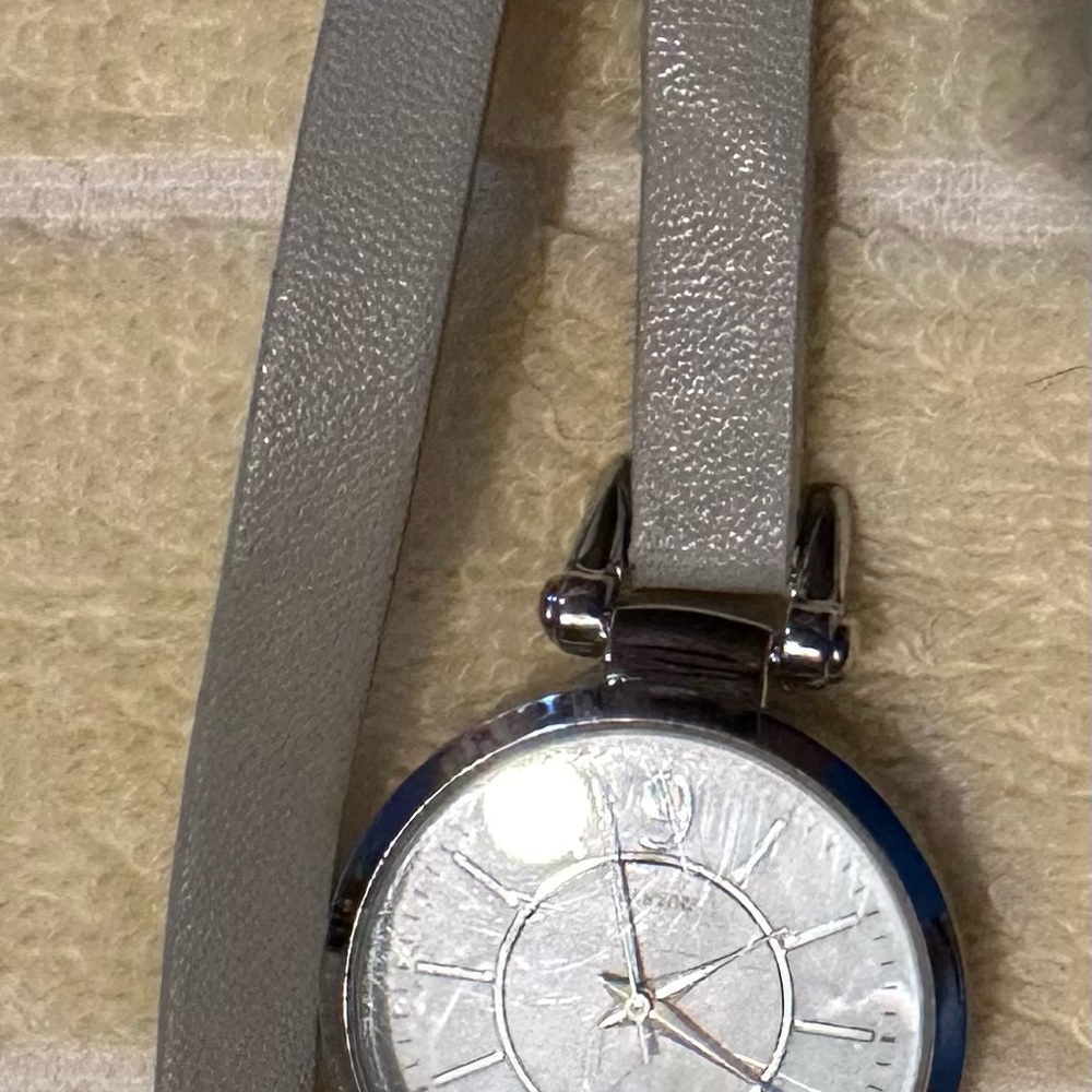 Fashion watch - Picture 2 of 3
